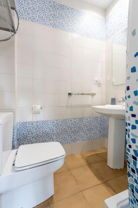 Merce 30-Amplia Casa De Vacaciones Con Vistas Al Mar Ρόζες Εξωτερικό φωτογραφία