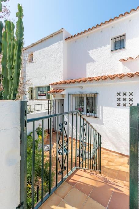 Merce 30-Amplia Casa De Vacaciones Con Vistas Al Mar Ρόζες Εξωτερικό φωτογραφία