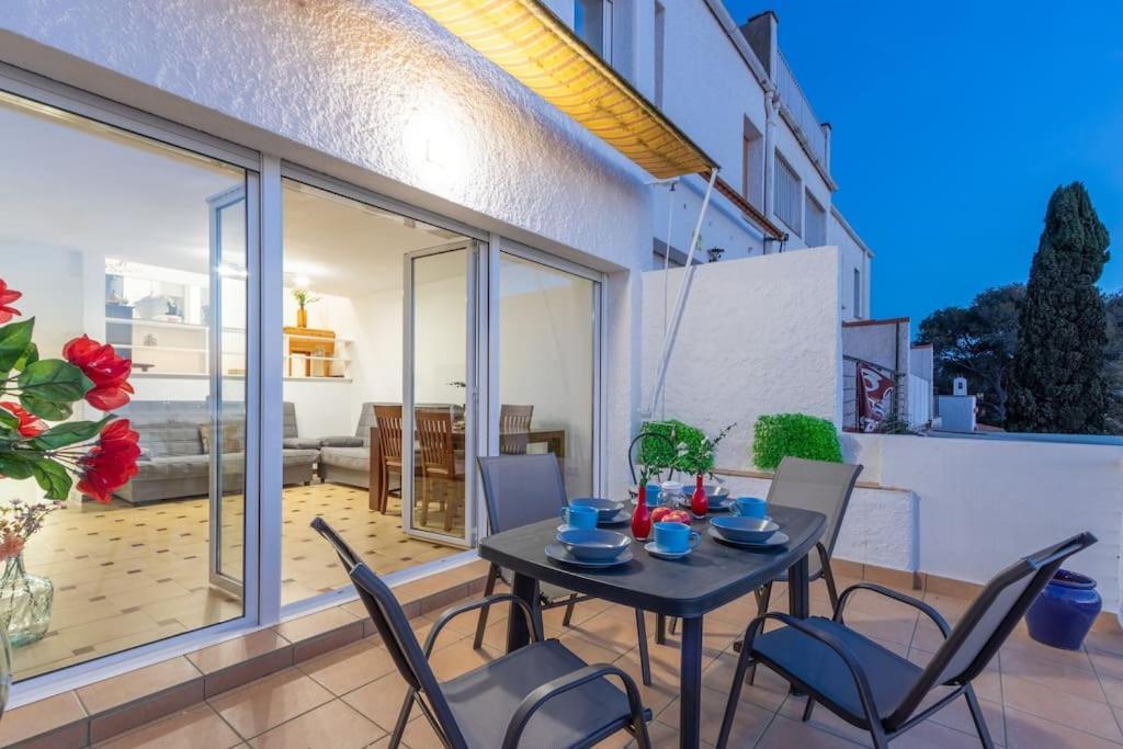 Merce 30-Amplia Casa De Vacaciones Con Vistas Al Mar Ρόζες Εξωτερικό φωτογραφία